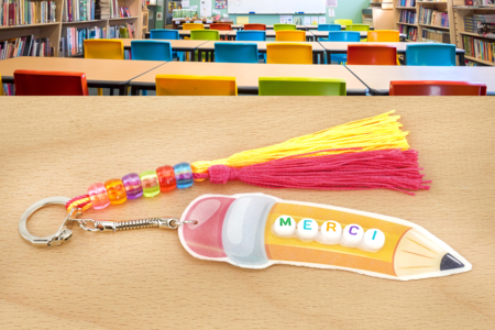 regalo maestra llavero lápiz - Manualidades y regalos para maestras, maestros,  niñeras... – 10doigts.fr