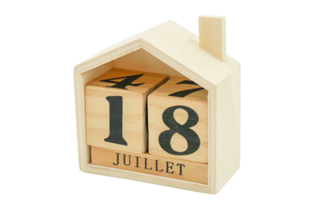 Perpetual Calendar House - 1 - Wooden Office Items - 10doigts.com - Wooden Office Items – 10doigts.fr