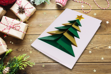 3D Origami Christmas Tree Card - 2 - Card Making Crafts: Our Creative Ideas for Children - 10doigts.com - Card Making Crafts: Our Creative Ideas for Children – 10doigts.fr
