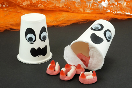 Candy-Filled Ghosts - 1 - Halloween Crafts - 10doigts.com - Halloween Crafts – 10doigts.fr