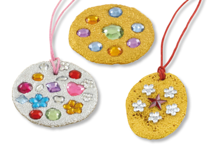 Golden or Silver Medallions - 5 - Mother's Day Crafts - 10doigts.com - Mother's Day Crafts – 10doigts.fr