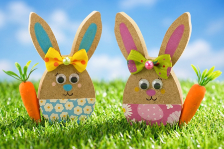Lapin de Pâques en bois - Soportes de Pascua para decorar – 10doigts.fr