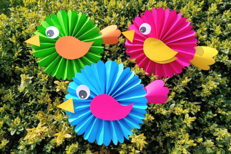 Pretty Paper Birds - 1 - Craft Activities for All Ages: Gluing and Folding - 10doigts.com - Craft Activities for All Ages: Gluing and Folding – 10doigts.fr