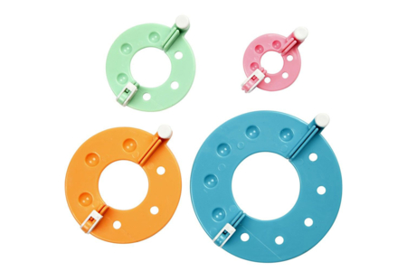 Tools for Making Pom Poms - 4 Pieces - 1 - Knitting Needles and Knitting Supplies - 10doigts.com - Pom-Pom Makers & French Knitting Tools – 10doigts.fr