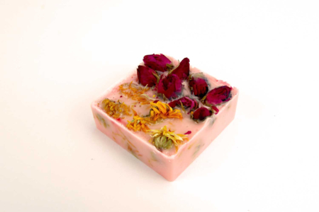 Dried Flower Soaps - 2 - Mother's Day Crafts - 10doigts.com - Mother's Day Crafts – 10doigts.fr