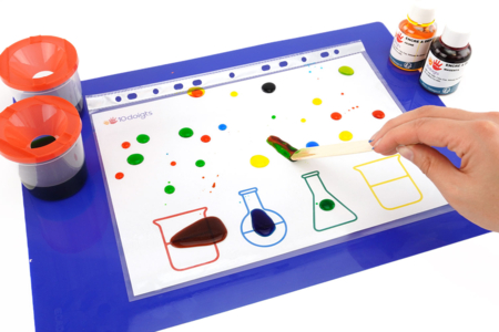 Expérience huile et eau colorée - 3 - Handicrafts Around Games to Enjoy Homemade Games - 10doigts.com - Handicrafts Around Games to Enjoy Homemade Games – 10doigts.fr