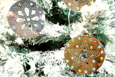 suspensiones navideñas para clavar - Actividades manuales decoraciones del árbol de Navidad – 10doigts.fr