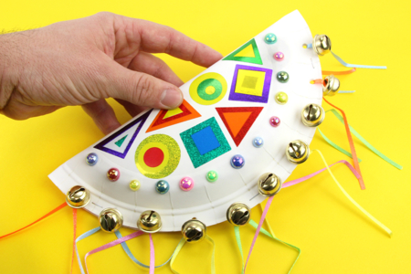 pandereta plato de cartón cascabeles - Actividades de despertar musical para los niños – 10doigts.fr