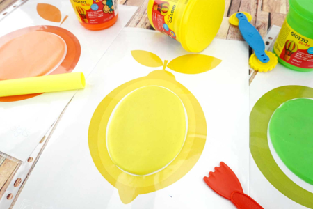 Modeling Clay Fruits - 3 - Arts and Crafts for Under 3 Years - 10doigts.com - Arts and Crafts for Under 3 Years – 10doigts.fr