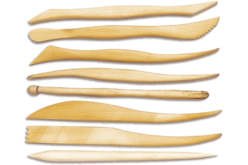 Set de 8 grands ébauchoirs en bois, formes assorties - Outils de Modelage - 10doigts.fr
