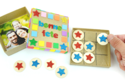 Boite à jeu pour la fête des parents - Boîtes et corbeilles en carton - 10doigts.fr - 2