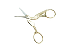 Ciseaux broderie cigogne dorée  - Outils de mercerie - 10doigts.fr - 2