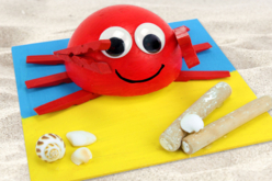 Crabe 3D avec des demi-pinces à linge - Pinces à linge en bois - 10doigts.fr - 2