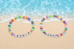 kit bracelet prénoms messages - Maxi lots créatifs pour écoles et collectivités - 10doigts.fr