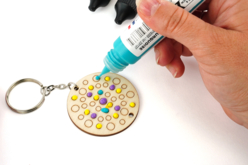 Kit porte-clés Mandalas en bois tuto - Porte-clés - 10doigts.fr - 2