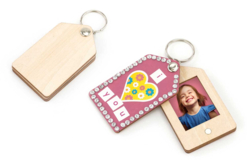 Porte clés photo d'identité en bois  - Bijoux et porte-clefs en bois - 10doigts.fr