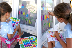 stickers fenêtres - Gommettes formes assorties : un univers pour créer sans limite - 10doigts.fr - 2