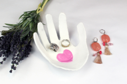 Vacíabolsillos "Corazón en la mano" - Cortadores creativos para niños - 10doigts.fr