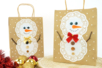 Muñeco de nieve con una bolsa de papel - Papel kraft y corcho – 10doigts.fr