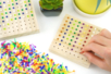 Placa de aprendizaje multi actividades - Montessori - Clavos y alfileres – 10doigts.fr