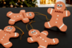 Manualidad de Navidad Hombre de Jengibre - Actividades manuales decoraciones del árbol de Navidad – 10doigts.fr