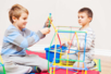 juego de construcción para niños con tubos - Juegos de construcción – 10doigts.fr