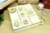 juego de tres en raya con un tronco de madera - Decors naturaleza – 10doigts.fr