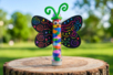 mariposa pompones y tarjeta para raspar niños DIY - Actividades manuales animales: nuestras ideas creativas para los niños – 10doigts.fr