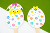 polluelo de Pascua sale de su huevo flores - Actividades manuales animales: nuestras ideas creativas para los niños – 10doigts.fr