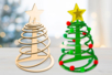 Árbol espiral de madera para montar - Decoraciones de Navidad de madera – 10doigts.fr