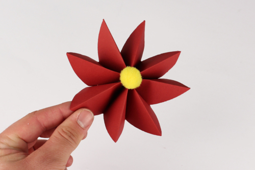 Guirnalda de flores de papel