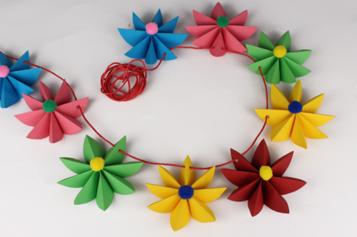 Guirnalda de flores de papel