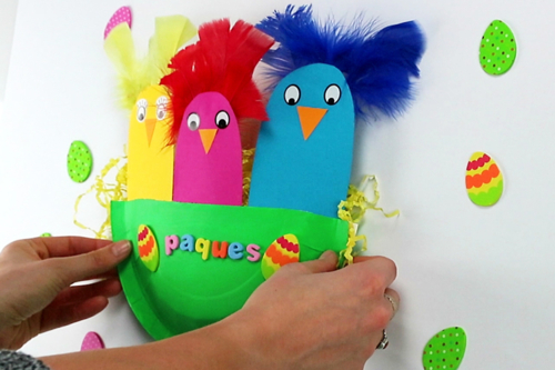 Pollitos de Pascua en su nido