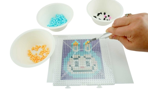 Step 2: Place the beads following the pattern - 