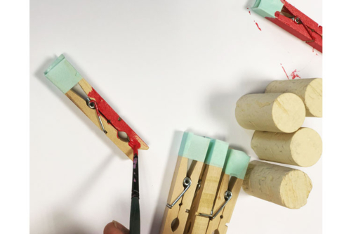 Pintar las pinzas de ropa - 