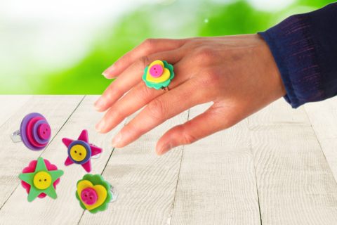 Anillos coloridos con botones