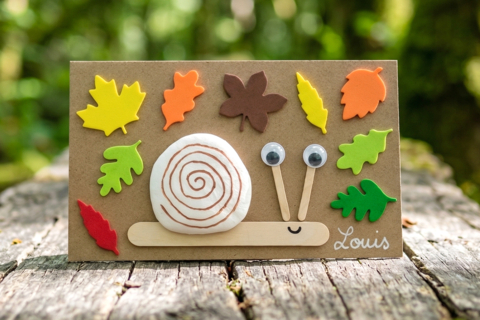 Caracol y hojas de otoño