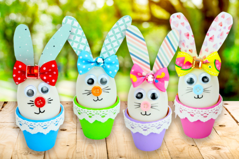 Conejo de Pascua en su maceta de barro