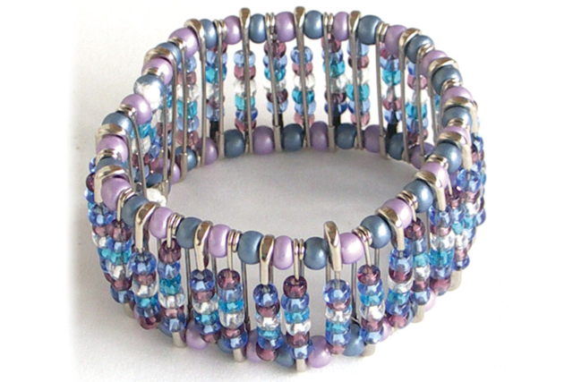 Pulsera con chinchetas: Idea Crea - Broches - 10doigts.fr