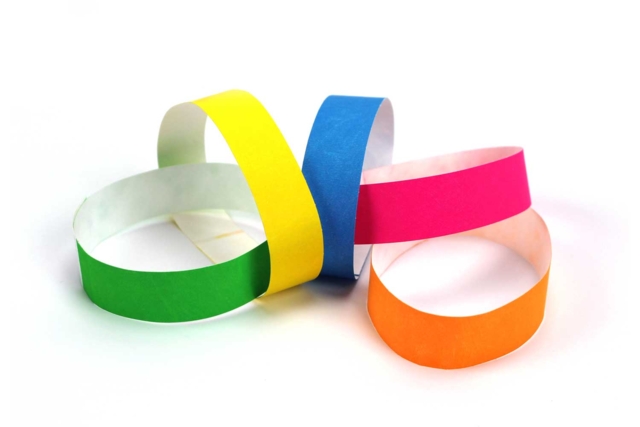 50 pulseras de identificación - 5 colores - Jeux d’extérieur - 10doigts.fr