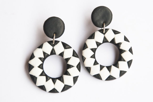 pendientes fimo negro y blanco - Packs Promo pâtes Fimo : des assortiments exclusifs au meilleur prix - 10doigts.fr