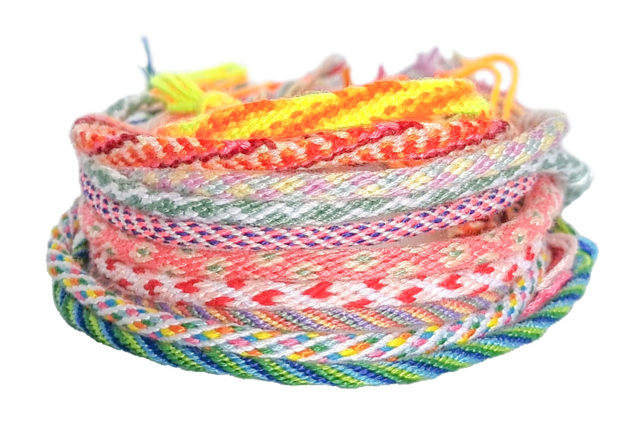 Kumihimo Kit for Making Bracelets - 5 - Cotton Thread, Skein - 10doigts.com - Fils pour bracelets brésiliens - 10doigts.fr
