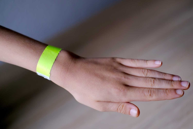 Pulseras de identificación - 5 Colores - Jeux d’extérieur - 10doigts.fr