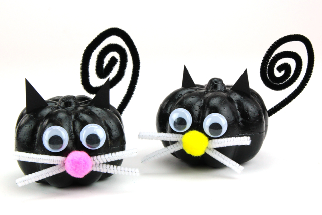 9 cm Styrofoam Pumpkin - 3 - Styrofoam - Decorative Supports - 10doigts.com - Polystyrène - Supports à décorer - 10doigts.fr