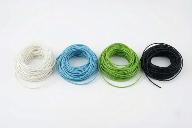 Waxed Cotton Cords, Ø 1 mm - 1 - Cotton Thread, Skein - 10doigts.com - Fils pour bracelets brésiliens - 10doigts.fr