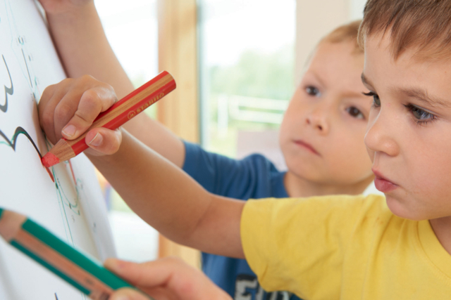 Lápiz de colores Woody - Crayons de couleur pour enfants : du premier gribouillage au dessin d'artiste - 10doigts.fr