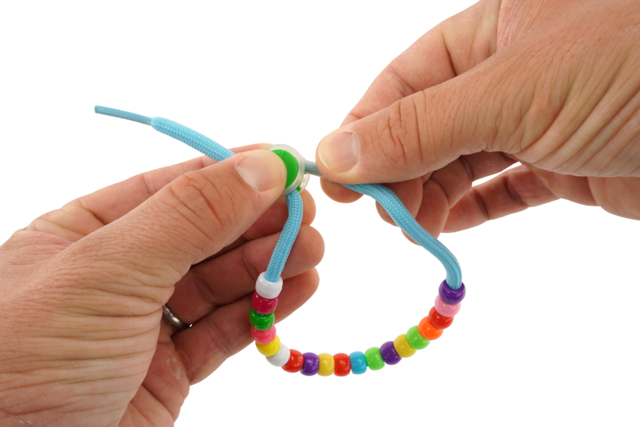Creative Kit for 12 Bracelets: Laces, Clasps, and Beads for Kids - 4 - Jewelry Kits - 10doigts.com - Kits Bijoux - 10doigts.fr