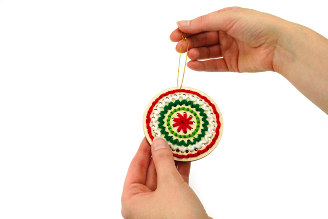 Mandala Christmas Balls to Weave - 6 Pieces - 6 - DIY Christmas Ornaments - 10doigts.com - Boules de Noël DIY - 10doigts.fr