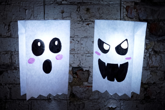 Fantasma luminoso con una bolsa de papel - Papiers cadeaux et sacs - 10doigts.fr