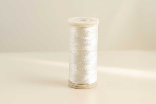 Extra Strong White Thread - 100 m - 1 - Sewing Accessories - 10doigts.com - Accessoires de couture - 10doigts.fr